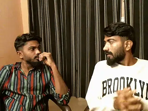 Show modela indianbighard21 na web-kameri