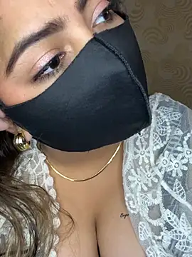 SassyMahimaQueen Show in webcam