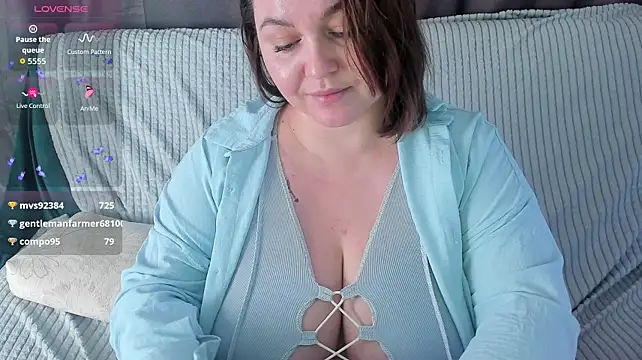 _feel_me_'s Live Chat Room