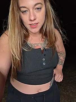 Show modela Luna_Lynn na web-kameri
