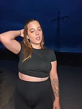 Luna_Lynn Pertunjukan Webcam