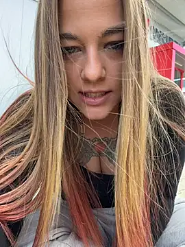 Luna_Lynn Pertunjukan Webcam