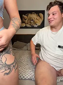 Luna_Lynn Show in webcam