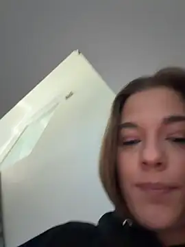 Luna_Lynn Adlı Modelin Canlı XXX Sohbeti