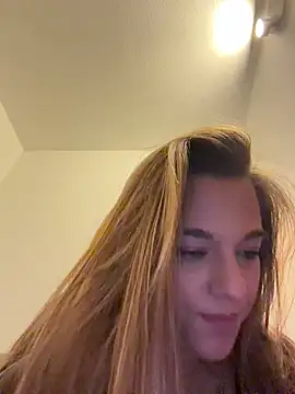 Luna_Lynn Pertunjukan Webcam