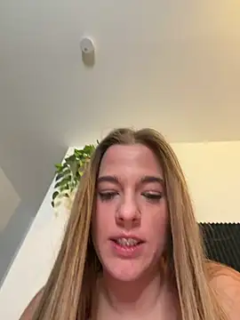 Luna_Lynn's Webcam Show