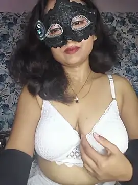 _DesigirlRoshni élő XXX-chatje