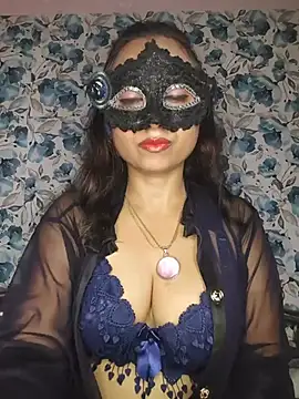 _DesigirlRoshnin Webbikameraesitys