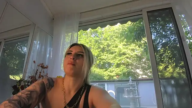Ella_Vee's Live XXX Chat