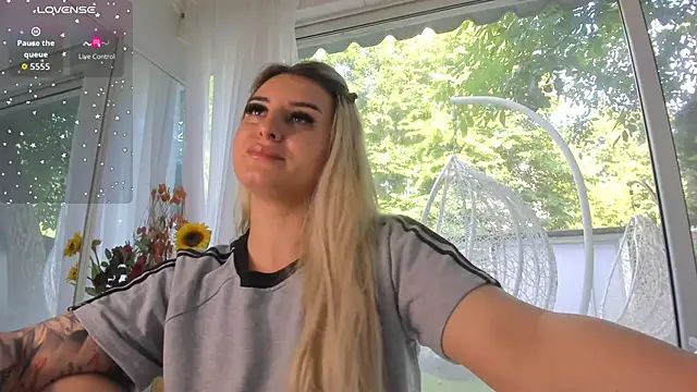 Ella_Vee's Live XXX Chat
