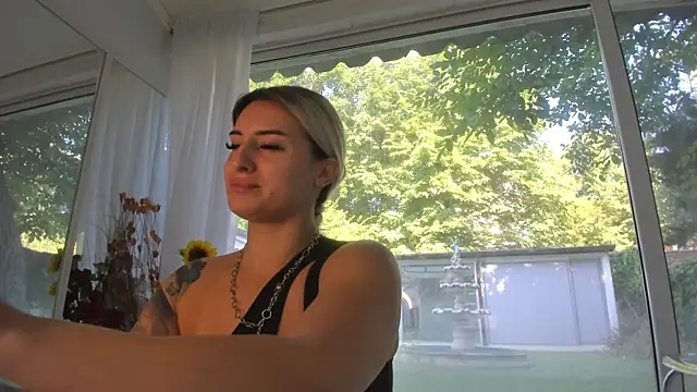 Ella_Vee: απευθείας συνομιλία ΧΧΧ