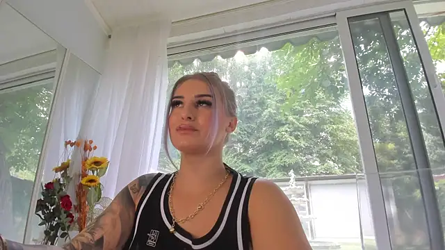 Ella_Vee's Live XXX Chat