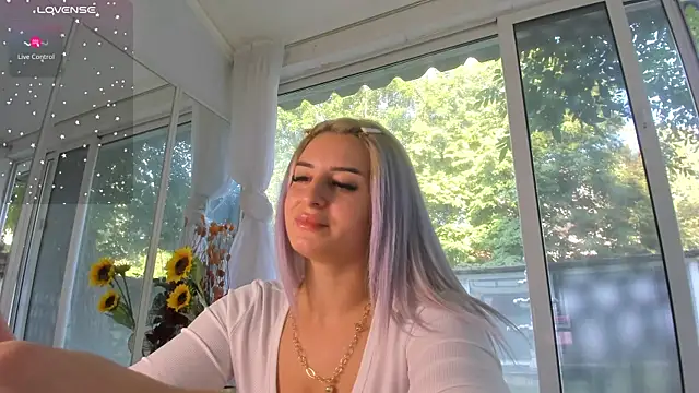 Ella_VeeのライブXXXチャット