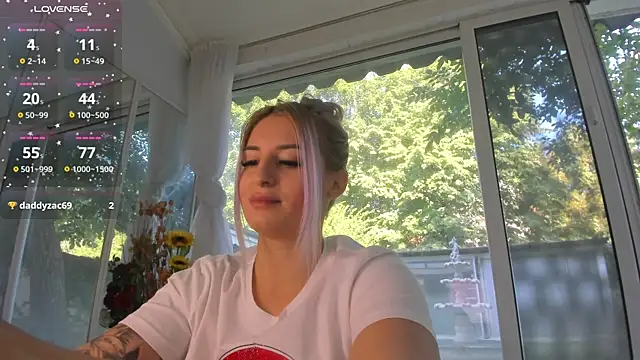 Ella_Vee's Live XXX Chat