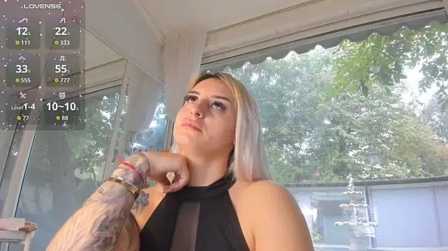 Chat +18 de Ella_Vee ao vivo