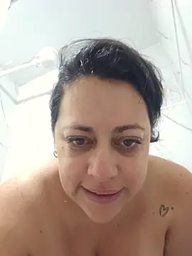 Itsmya's Live Chat Room