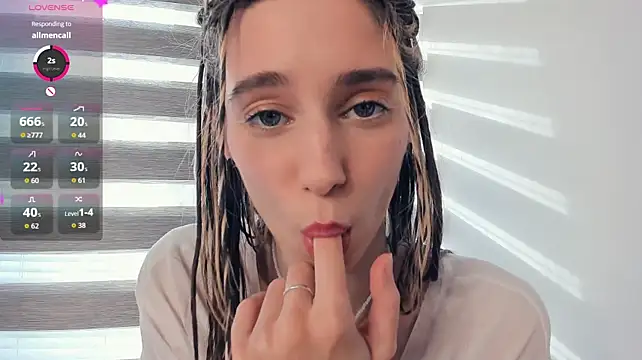 AntonettaTarring Show Webcam