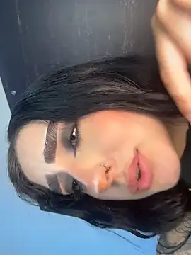 sharlot24 Show Webcam