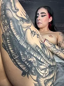 sharlot24 Show in webcam