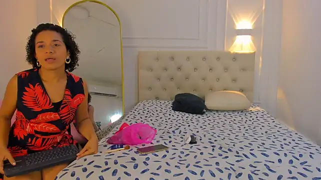 Chat +18 de charlotte_dante212 ao vivo