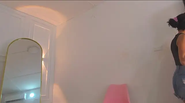 charlotte_dante212 Show Webcam