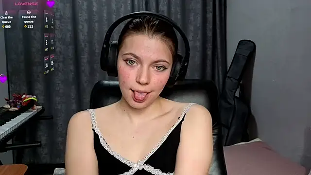 CutieAnny Webcam-Show