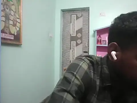 Tamilgud23 Show in webcam