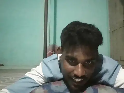 Pertunjukan Kamera Web Tamilgud23