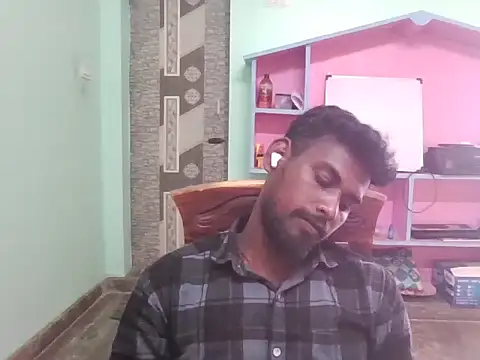 Tamilgud23: διαδικτυακό σόου στην κάμερα