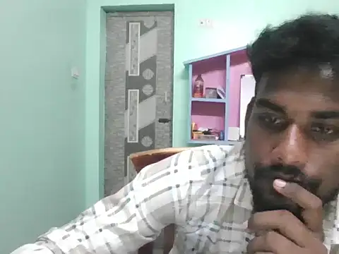 Tamilgud23: διαδικτυακό σόου στην κάμερα