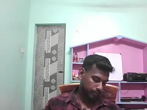 Tamilgud23 Show in webcam