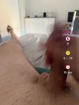 Kleinerbubi21 Webcamshow