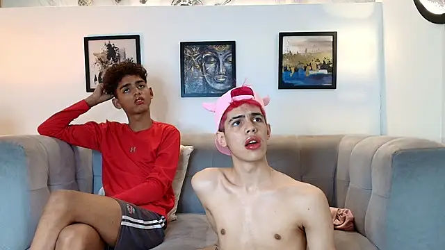 YOUNGS_GUYS' Live XXX Chat