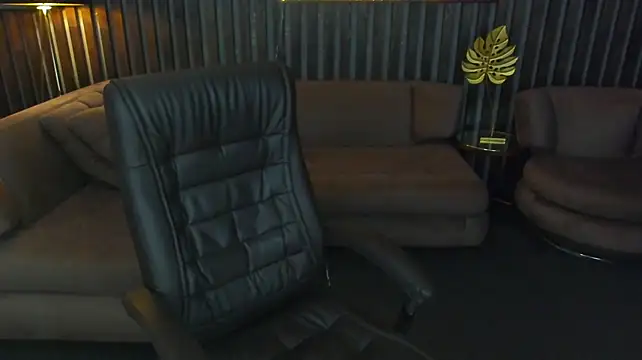 MilaAddams' Live Chat Room