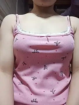 LucyyLy Show in webcam