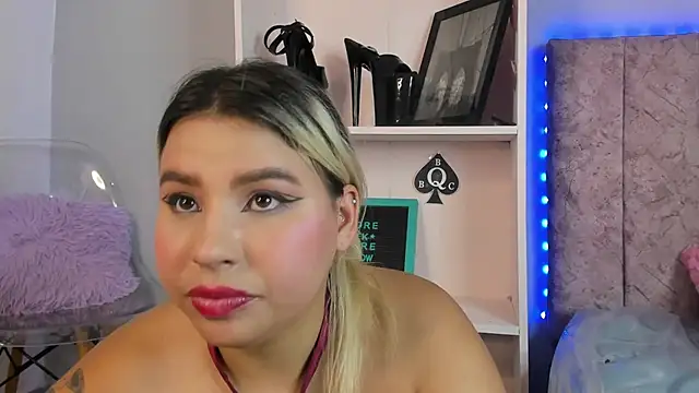 غرفة دردشة naomi_sanz المباشرة