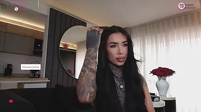 Show modela belllbonniie na web-kameri