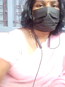 Show modela Miss-Maggi na web-kameri
