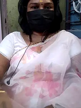 Miss-Maggi Pertunjukan Webcam
