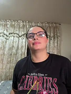 Tayler_Kim লাইভ XXX চ্যাট