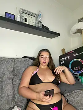 BrunetteBaddiexo Pertunjukan Webcam