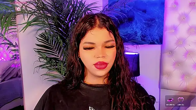Keira_Fox31 webkamerás műsora