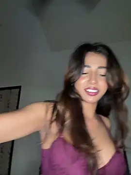 STRIP_GLOW ওয়েবক্যাম শো
