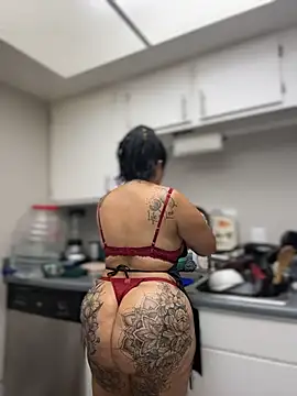 latina_curvy22's Webcam Show