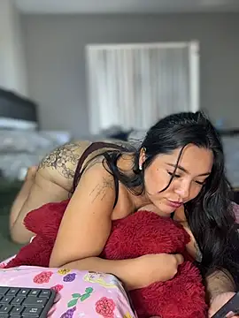 latina_curvy22's Webcam Show