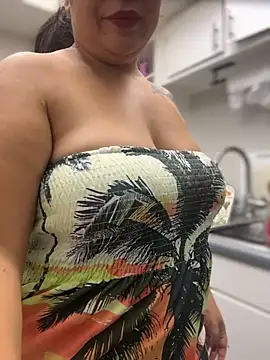 Webkamerová show latina_curvy22