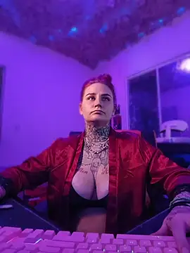 Pokazy przed kamerką – blazed_vixen