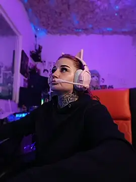 blazed_vixen Adlı Modelin Web Kamerası Şovu