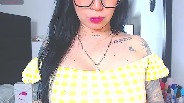 Vicky_hotmilf Live XXX Chat