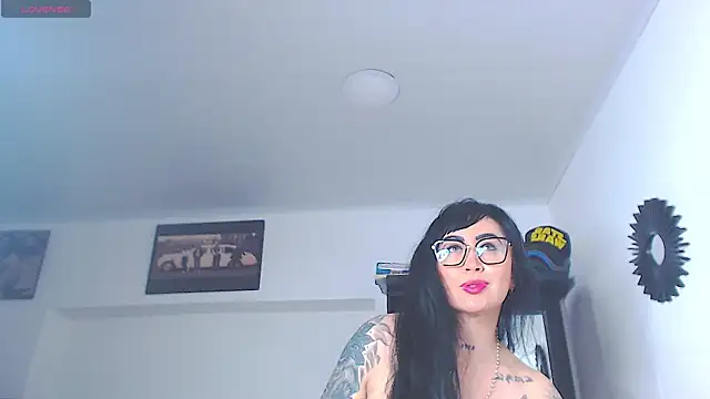 Vicky_hotmilf Chat XXX live
